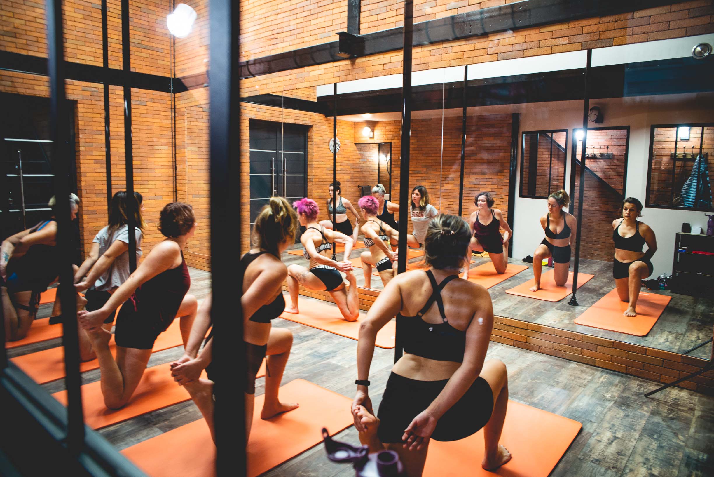 Cours de pole dance débutant à Angers