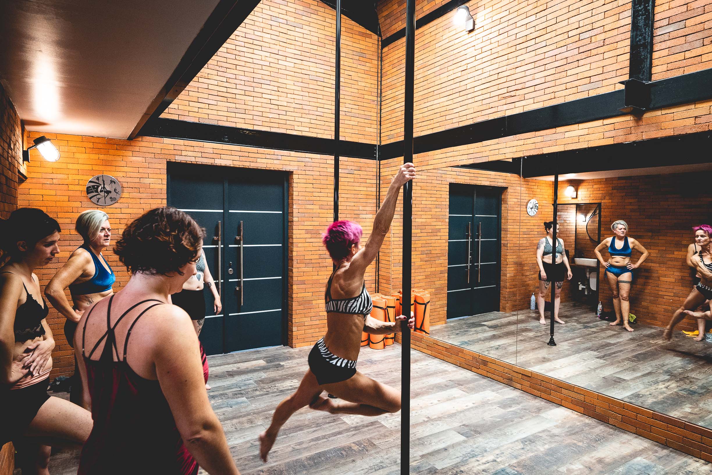Coaching pole dance personnalisé à Angers